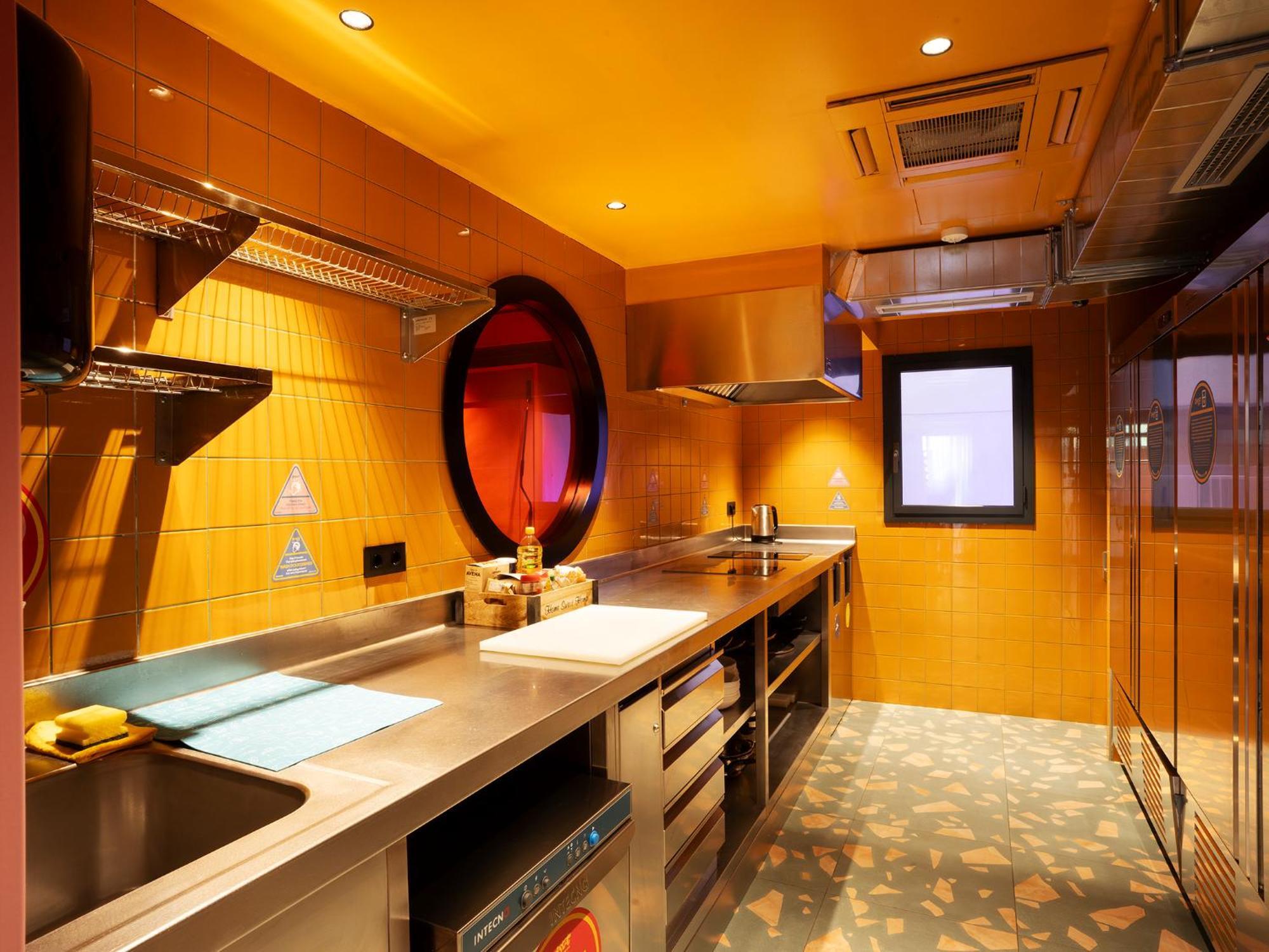 Amistat City Hostel Barcelona Zewnętrze zdjęcie